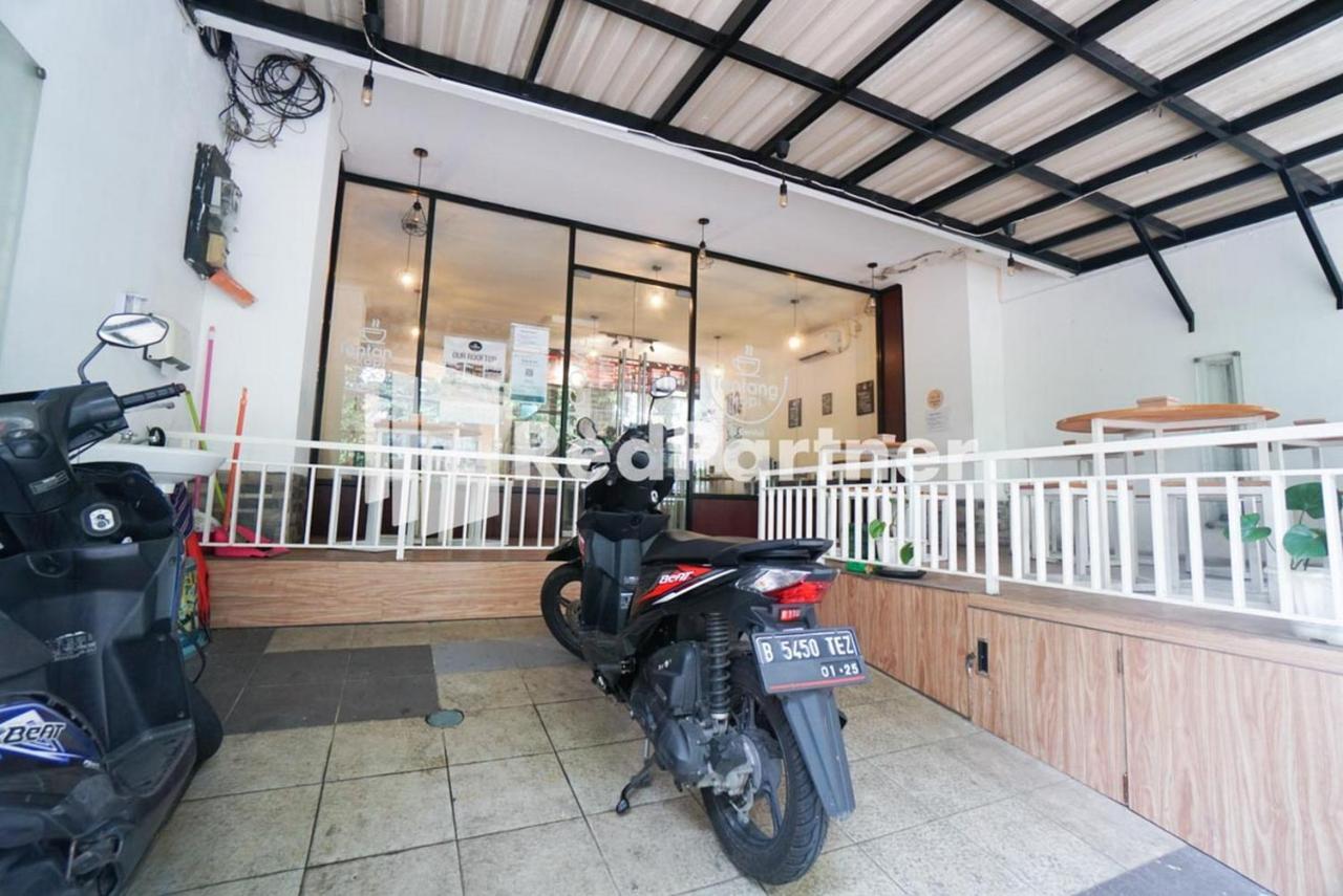Eascot Hotel Mitra Reddoorz Jakarta Exteriör bild