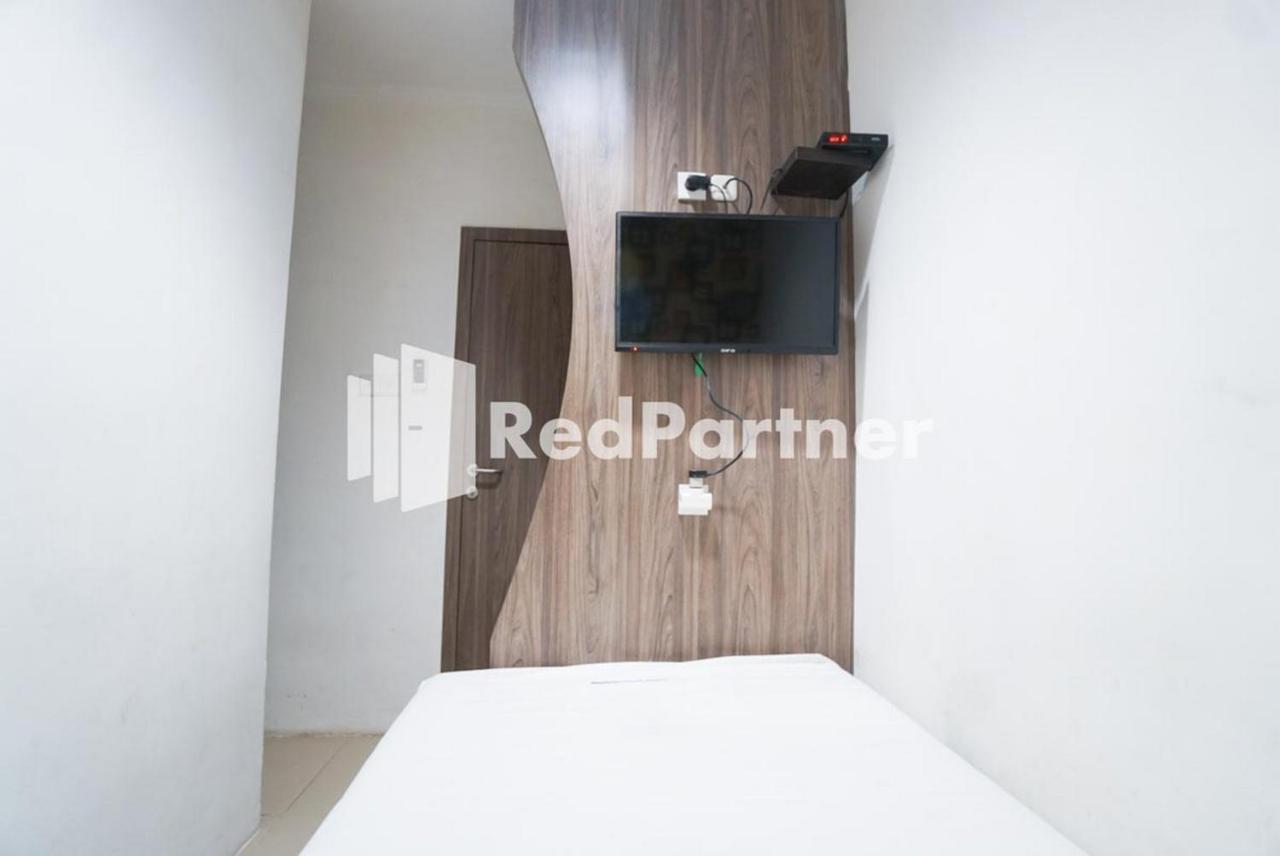 Eascot Hotel Mitra Reddoorz Jakarta Exteriör bild