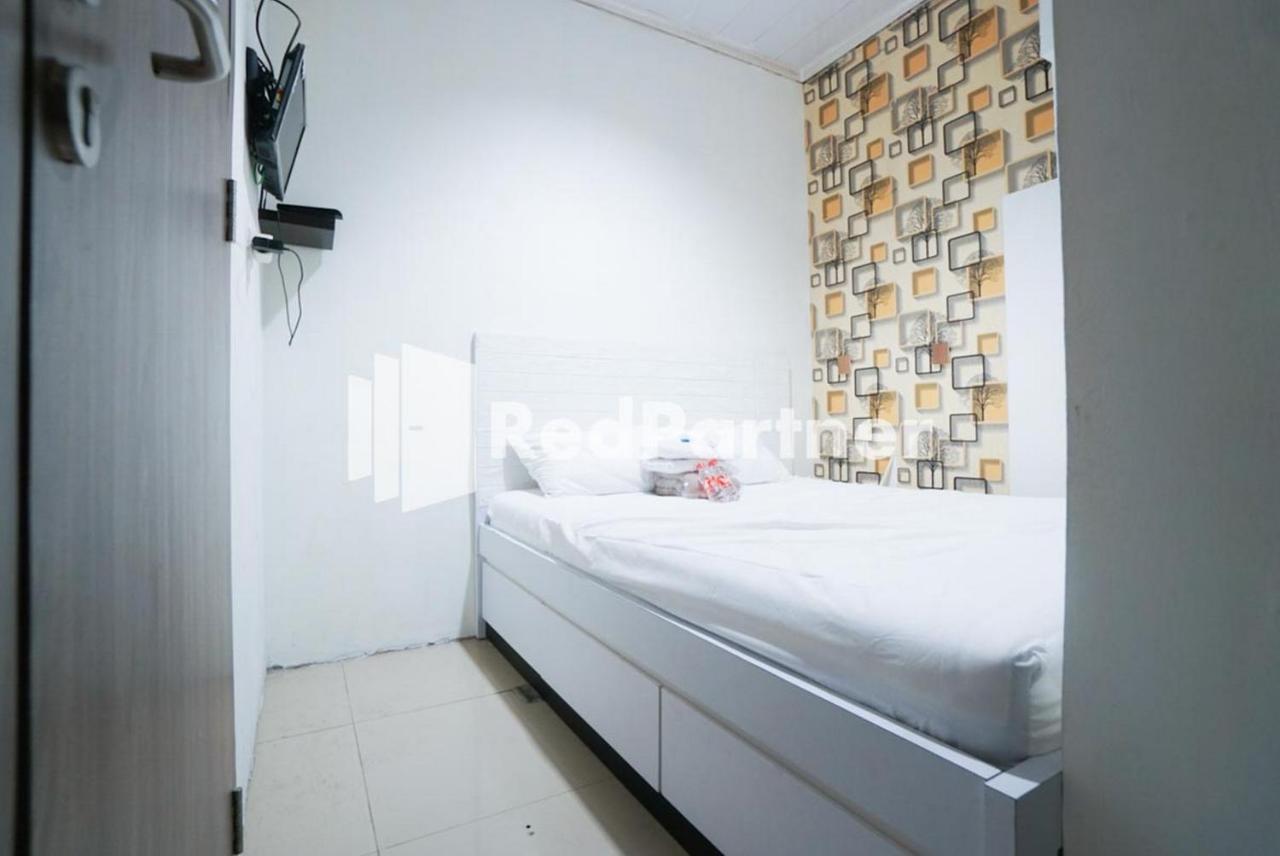 Eascot Hotel Mitra Reddoorz Jakarta Exteriör bild
