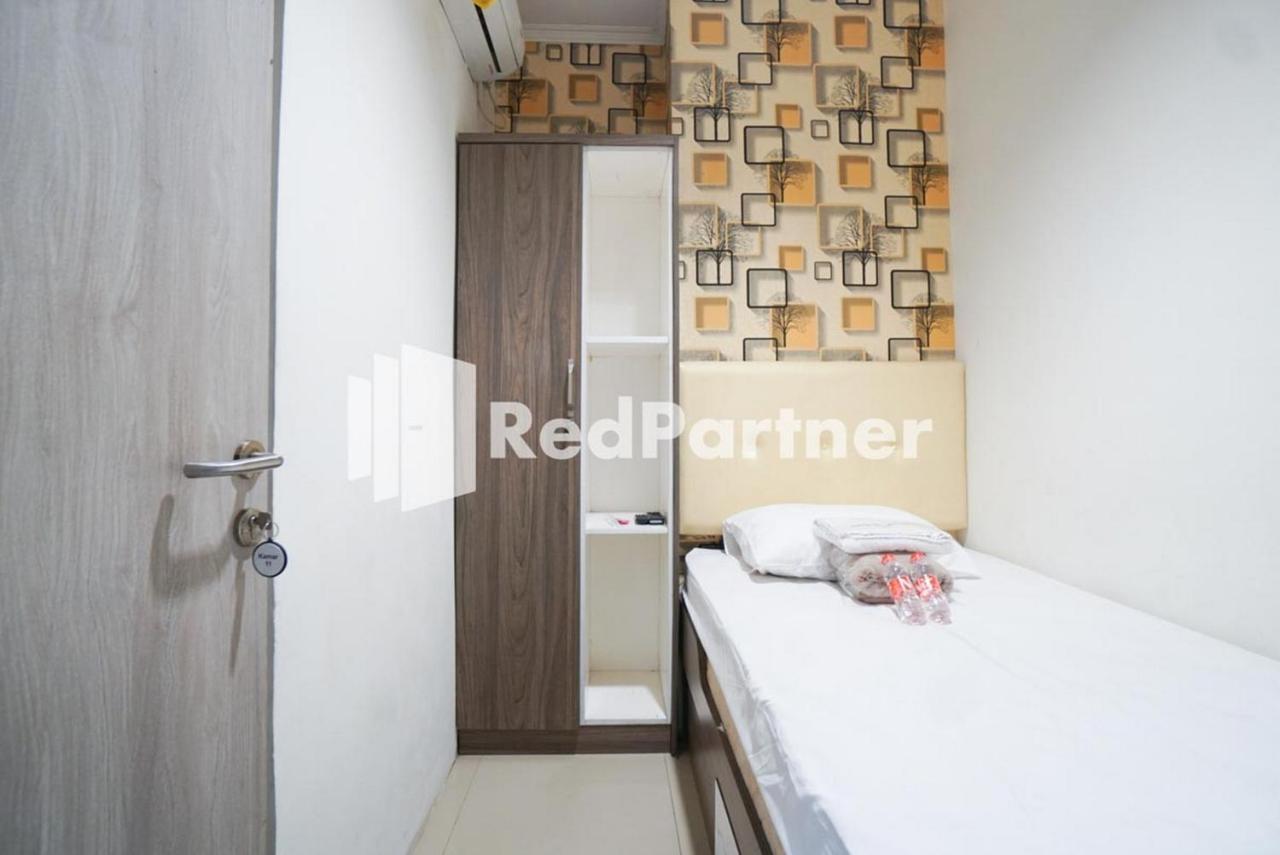 Eascot Hotel Mitra Reddoorz Jakarta Exteriör bild