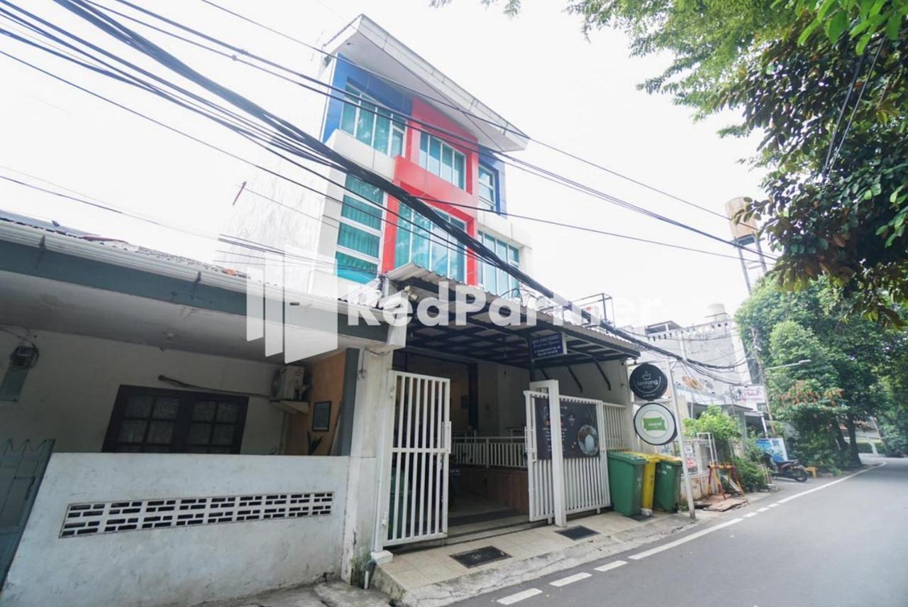 Eascot Hotel Mitra Reddoorz Jakarta Exteriör bild